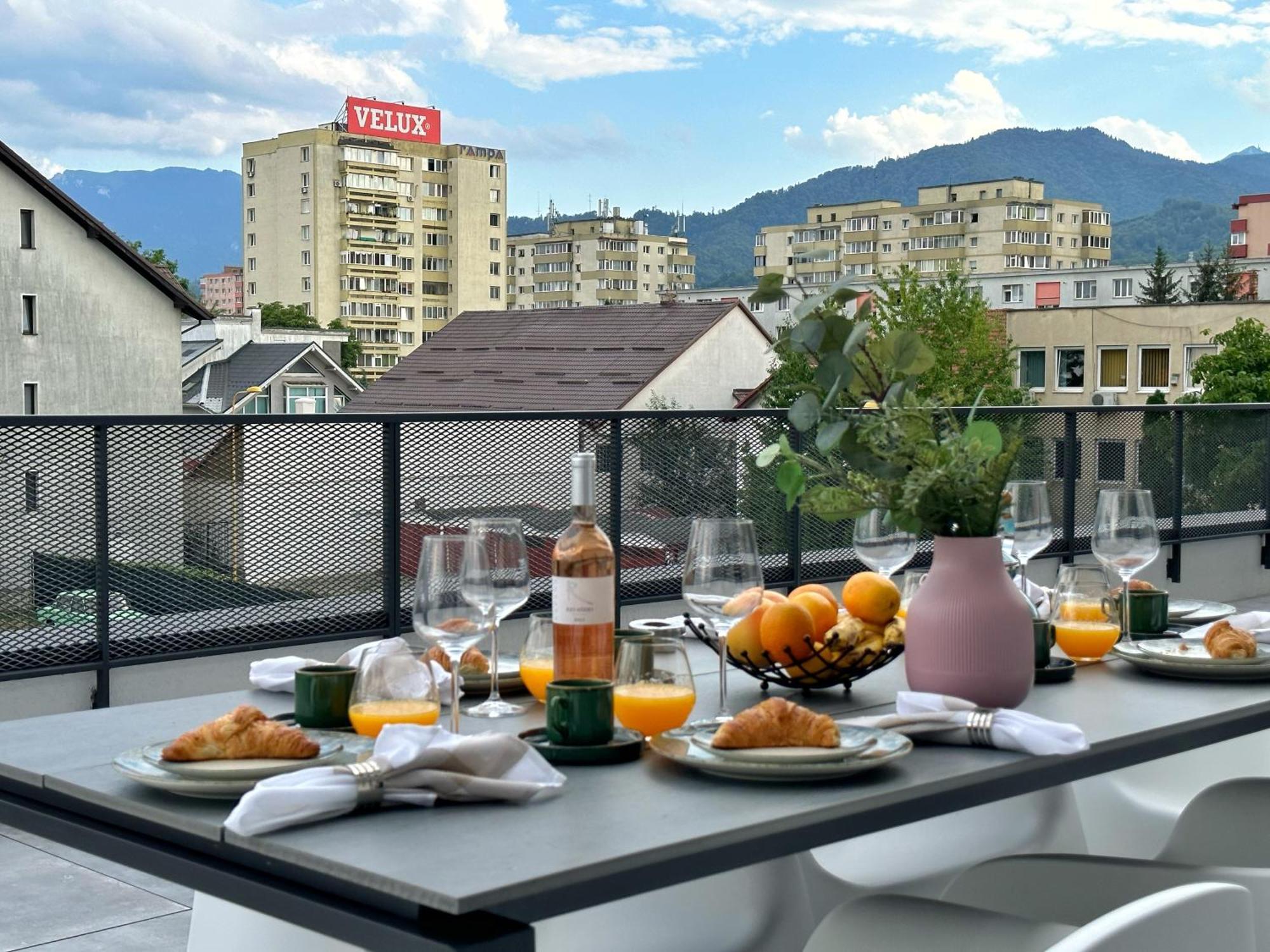 Koa - Aparthotel Braşov Esterno foto